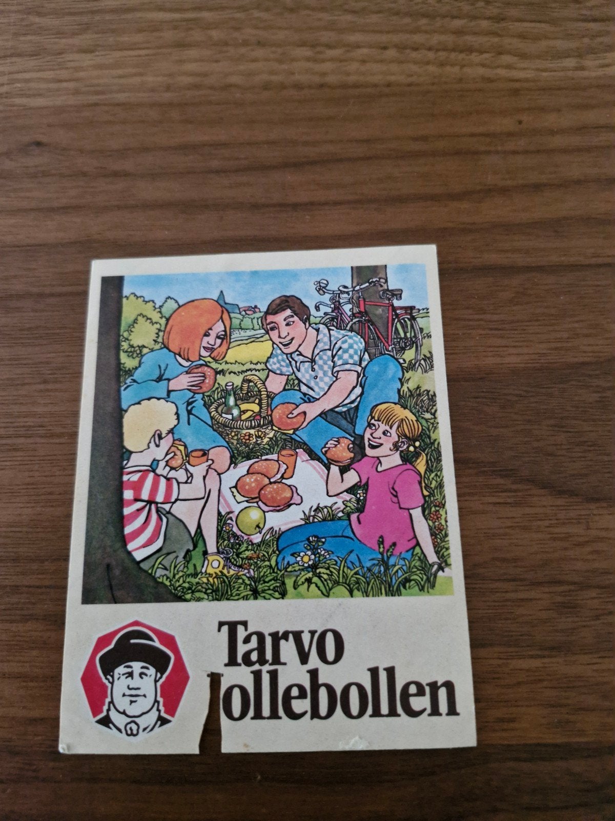 8909 Vintage Tarvo Jollebollen Sticker - Picknick Scène, Ophalen of Verzenden, Gebruikt, Overige typen