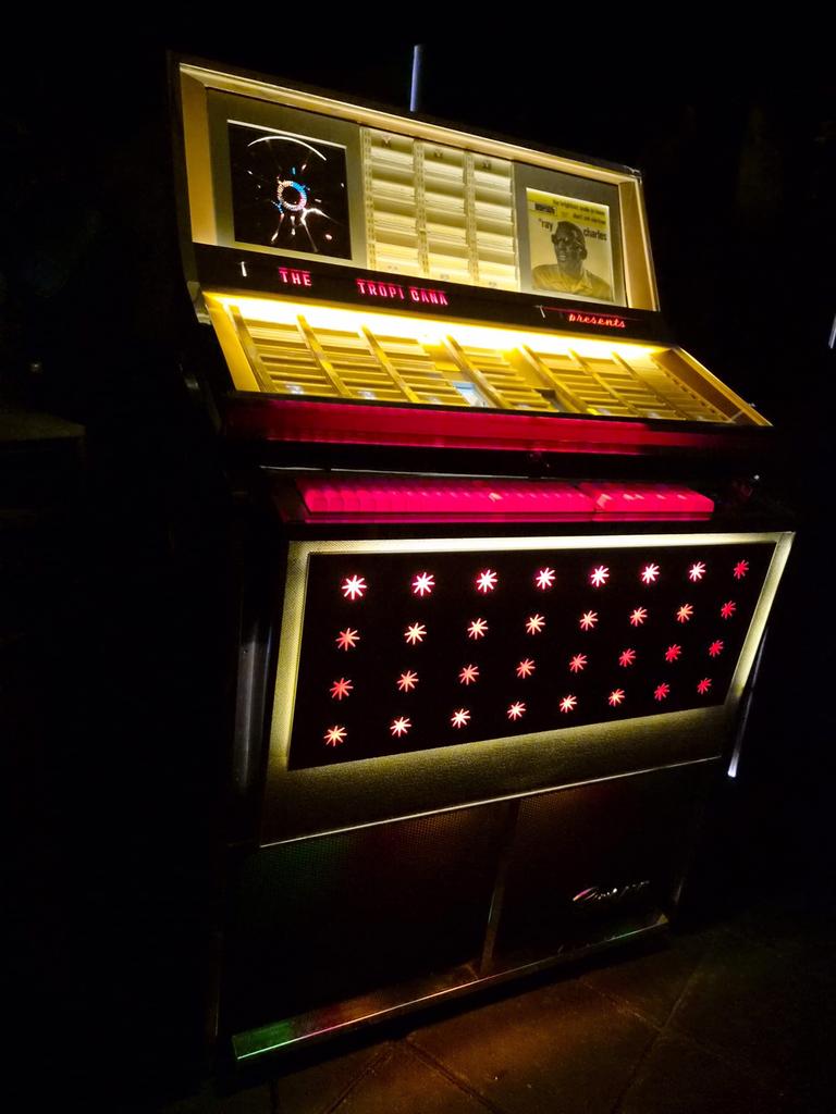 Jukebox, Verzamelen, Automaten | Jukeboxen, Zo goed als nieuw, Ami, 1950 tot 1960, Ophalen of Verzenden