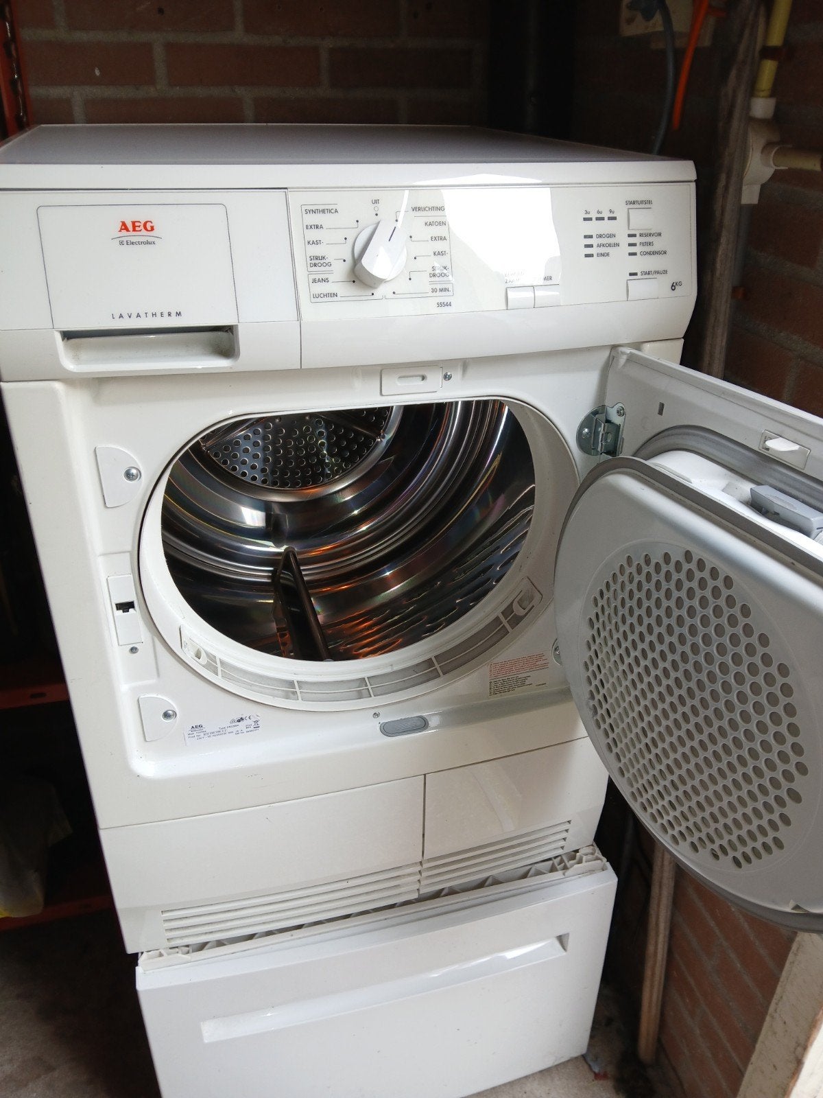 AEG Condensdroger, Ophalen, 6 tot 8 kg, Gebruikt, Voorlader