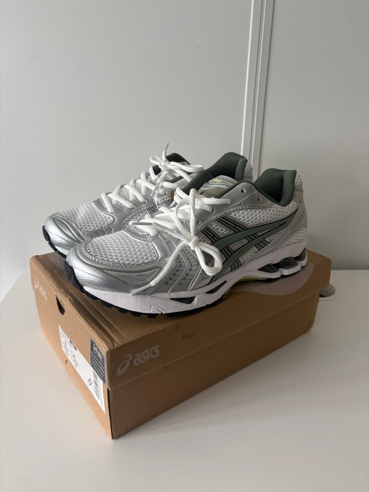 Asics Gel Kayano 14 maat 46/47, Ophalen of Verzenden, Zo goed als nieuw, Overige kleuren