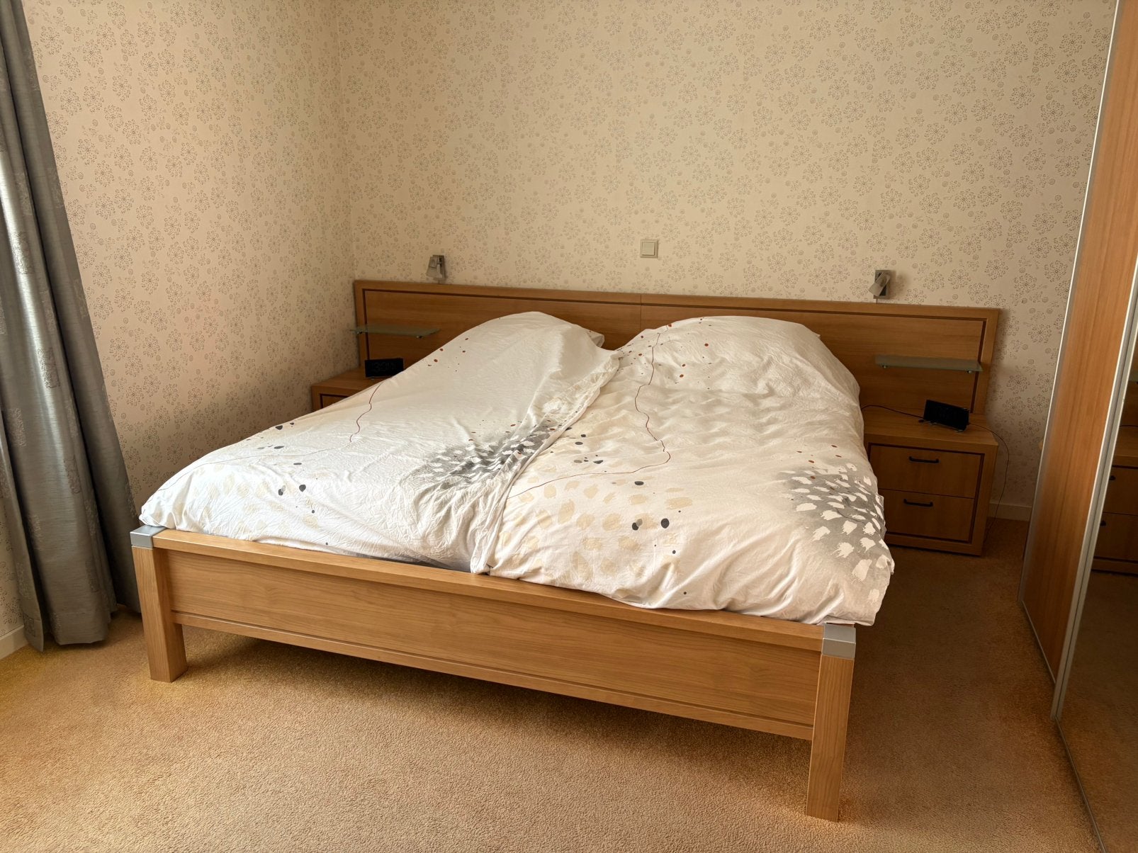 2 persoons bed, Huis en Inrichting, Slaapkamer | Bedden, Ophalen, Beige, Tweepersoons, 180 cm