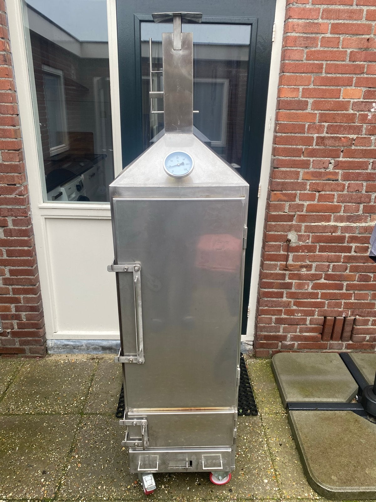RVS Rookoven / Smoker op wielen met thermometer, Ophalen, Gebruikt