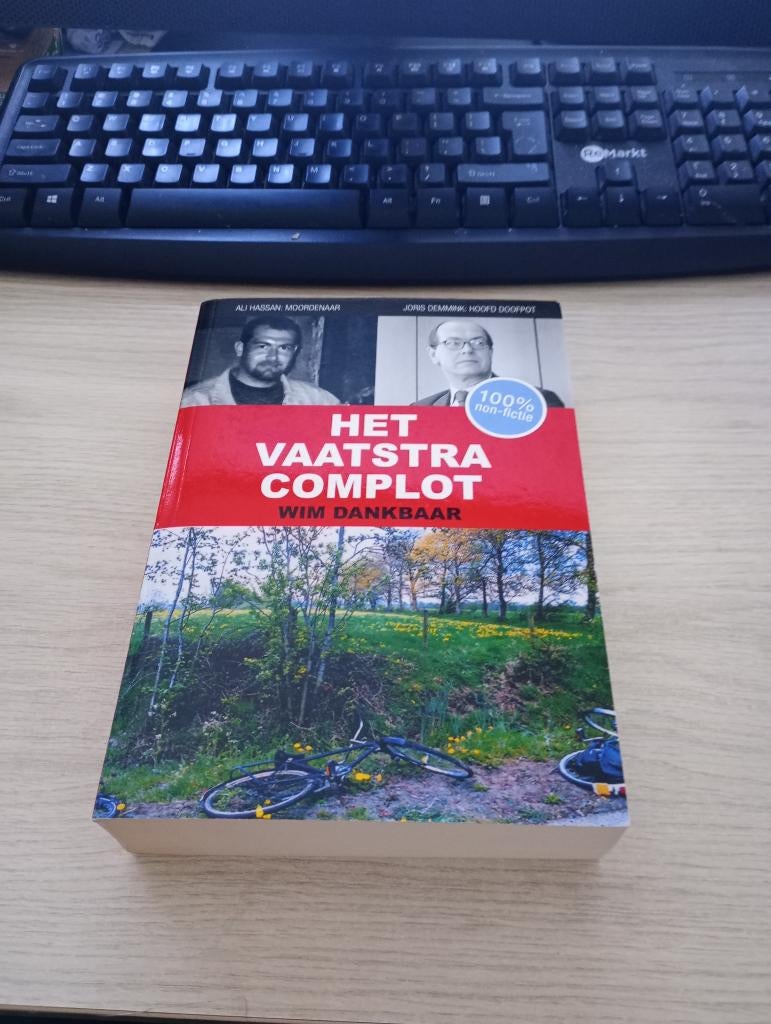 Het Vaatstra Complot (gesigneerd) Wim Dankbaar, Boeken, Ophalen of Verzenden, Gelezen, Nederland
