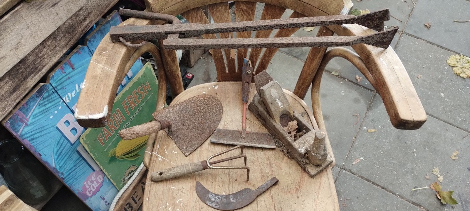 Oud gereedschap, Ophalen, Gebruikt