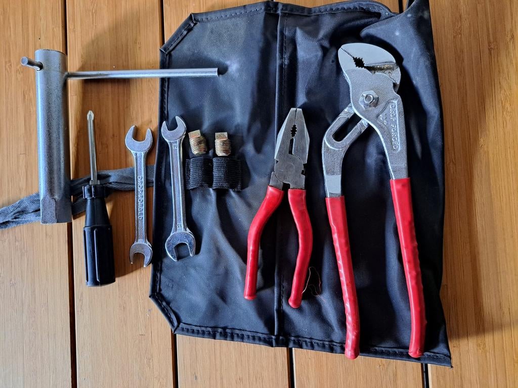 DEFENDER GEREEDSCHAPSET, Ophalen of Verzenden, Gebruikt