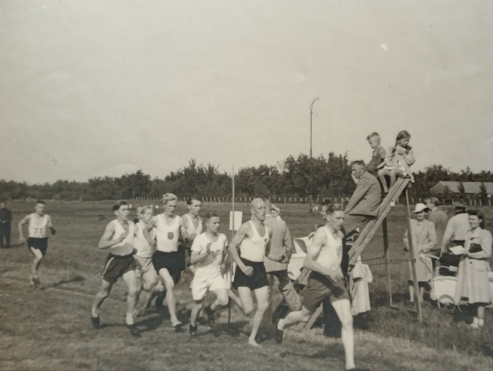 Boonstra Leeuwarden Foto jaren 30-40 Hardlopers, Ophalen of Verzenden, Voor 1940, Gebruikt