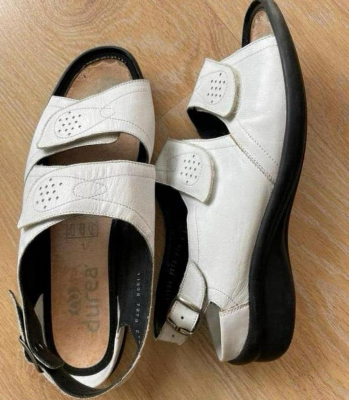 Durea witte sandalen - Maat 38.5 wijdte H maat  5 1/2  igs., Wit, Zo goed als nieuw, Sandalen of Muiltjes, Ophalen of Verzenden