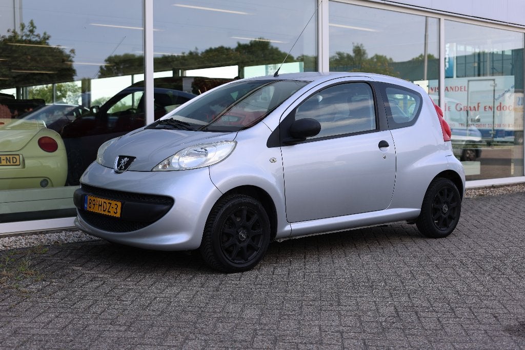 Peugeot 107 1.0 12V XR 3DR Grijs, Voorwielaandrijving, Stof, 4 stoelen, 68 pk