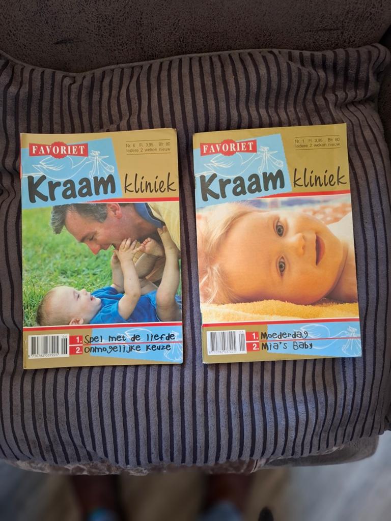 Prachtige verzameling Favoriet Kraamkliniek boekjes, Boeken, Romans, Ophalen of Verzenden, Zo goed als nieuw