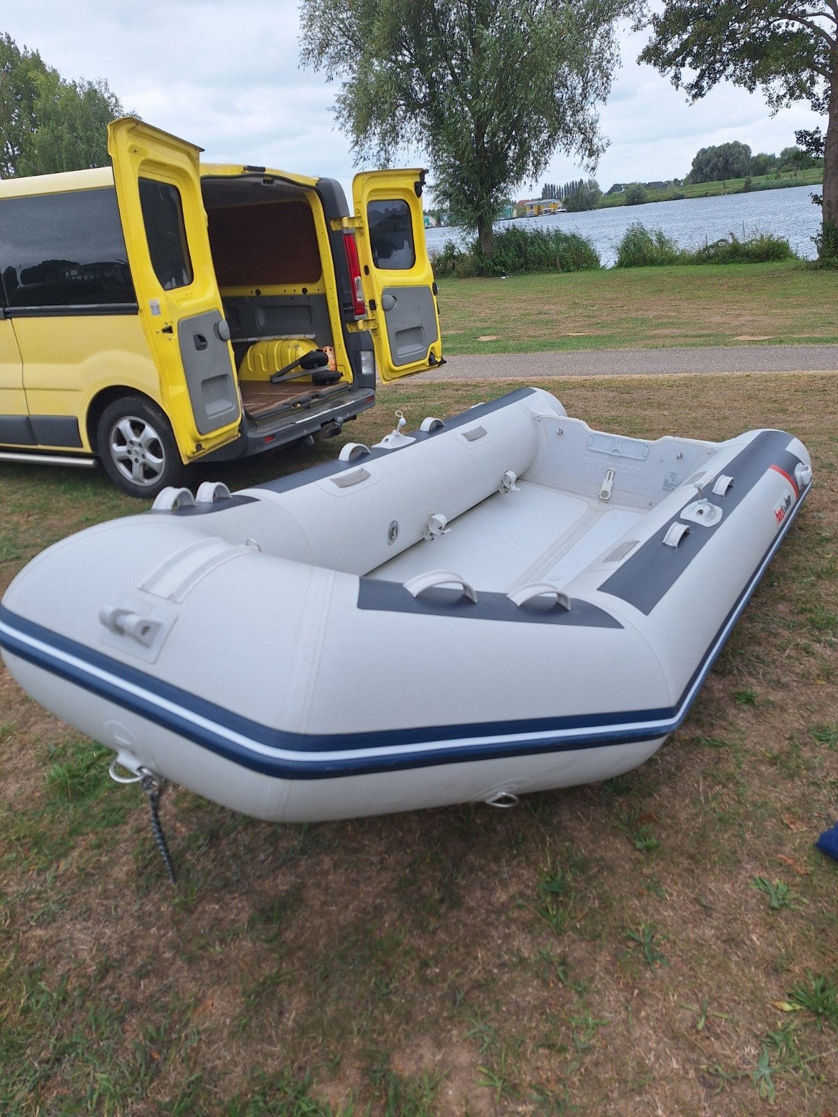 Honwave 380 Airdeck met 5pk Mercury motor en strandwielen., Watersport en Boten, Rubberboten, Ophalen, Airdeck, Pomp, Buitenboordmotor