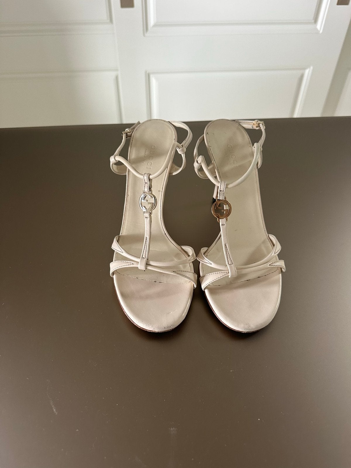 Gucci dames sandalen met hak - Maat 39, Kleding | Dames, Schoenen, Beige, Gedragen, Sandalen of Muiltjes, Ophalen of Verzenden