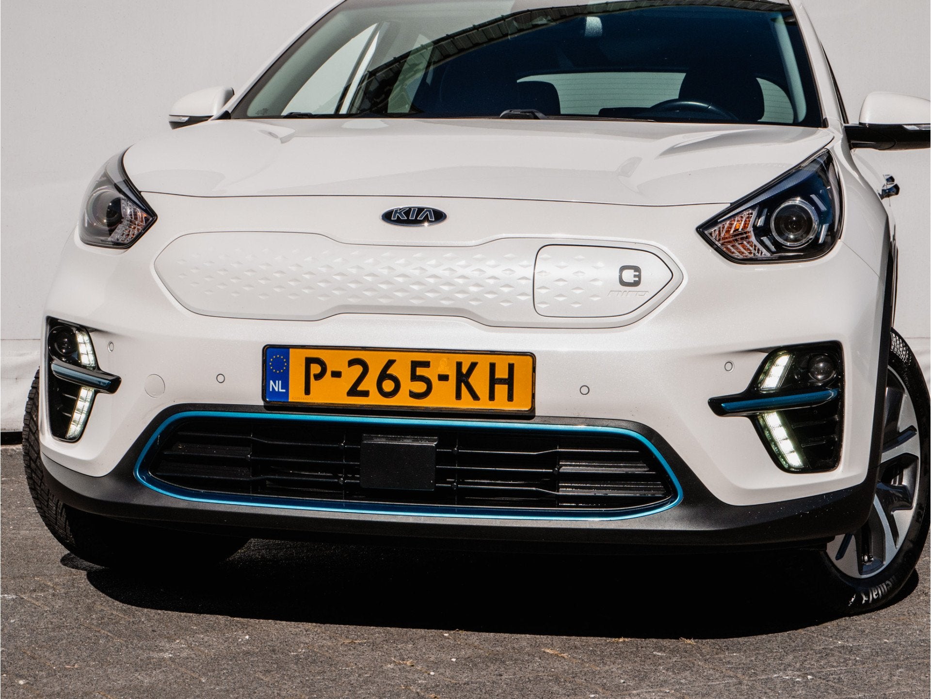 Kia e-Niro Edition 64 kWh SOH 100% Camera/ Carplay/ Navigati, Auto's, Gebruikt, Zwart, 1712 kg, Met garantie (alle)