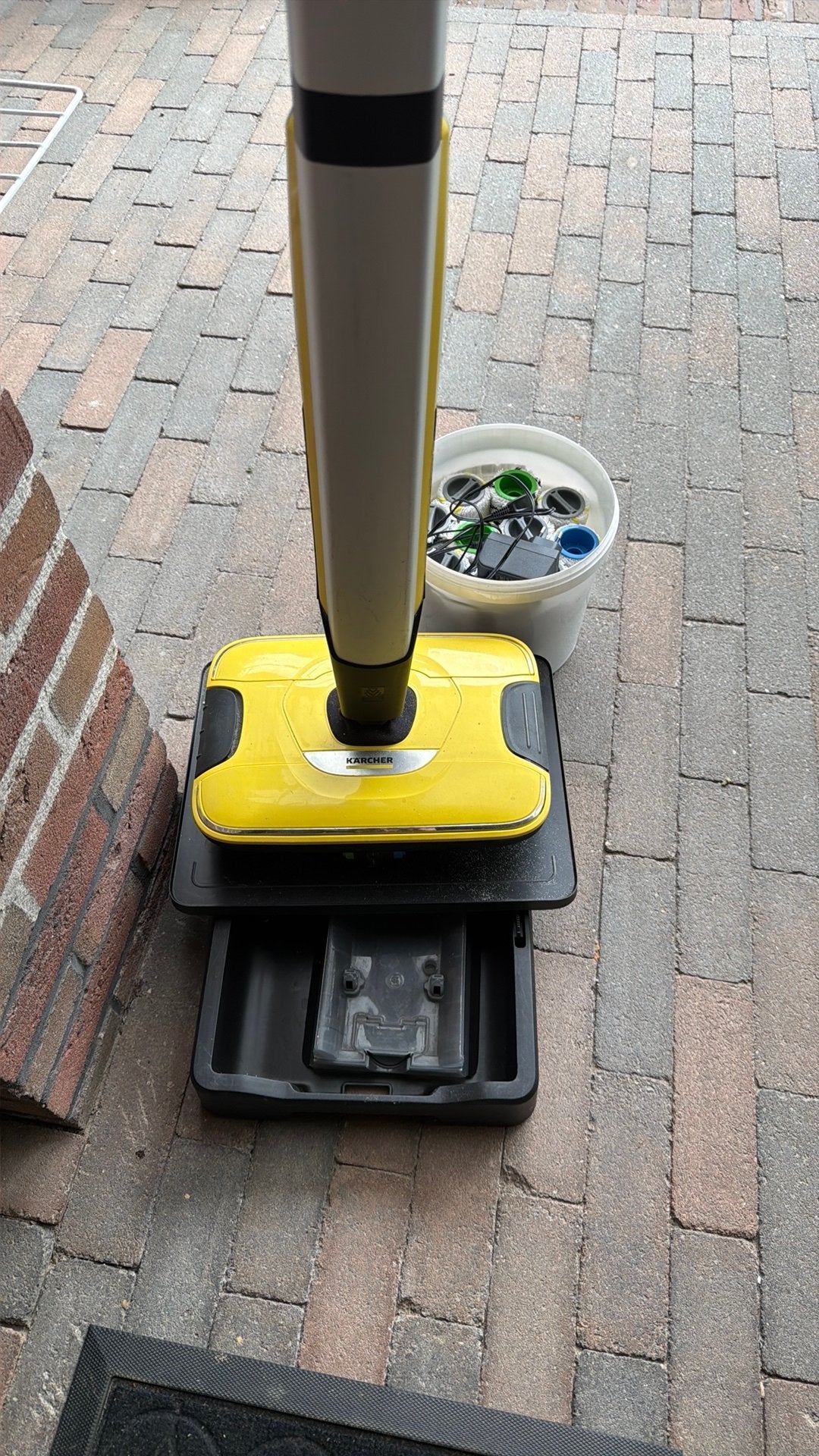 Kärcher vloer reiniger met extra rollen, Huis en Inrichting, Schoonmaakartikelen, Ophalen, Overige typen