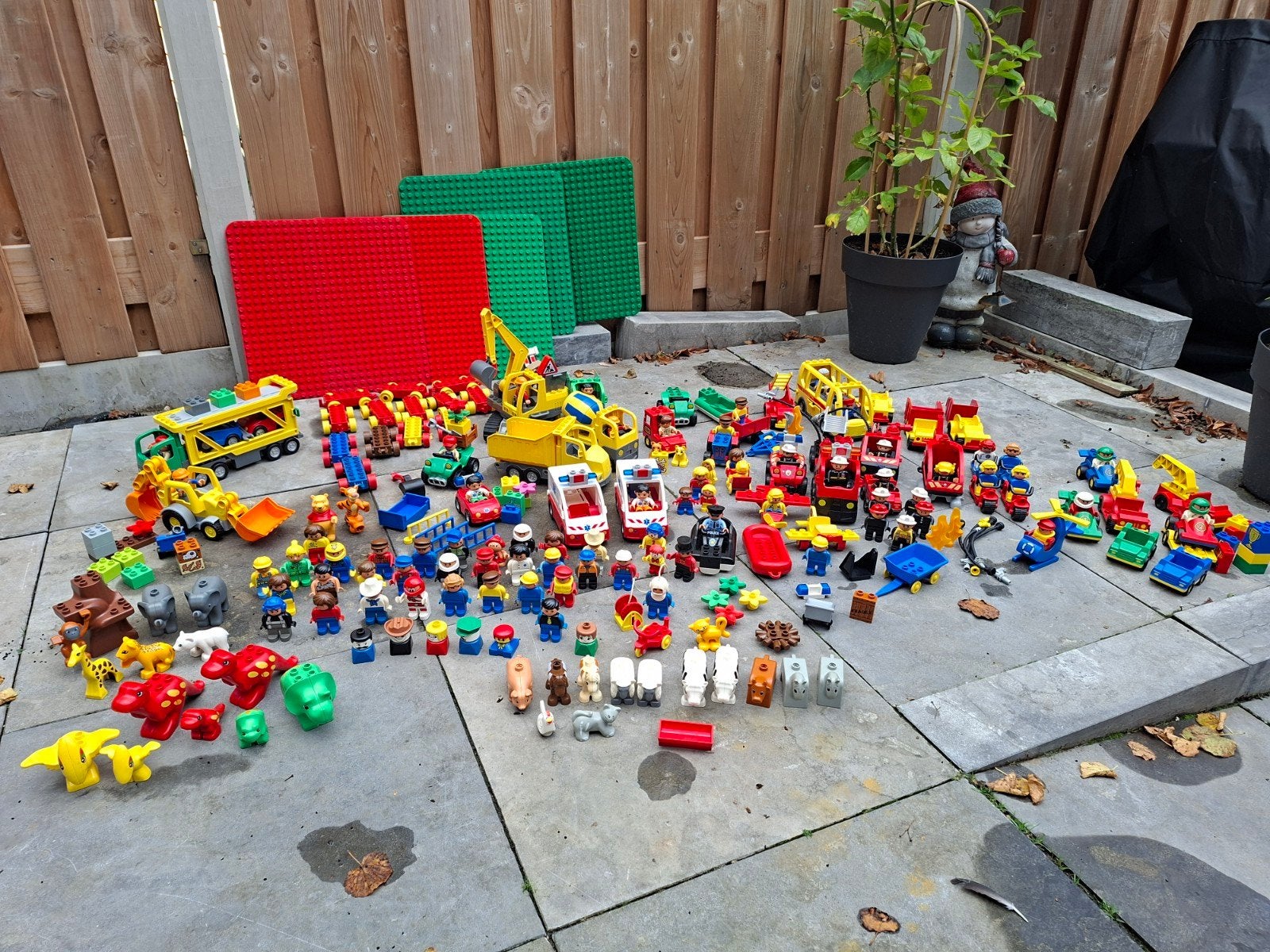 Grote verzameling Duplo: voertuigen, figuren, dieren en meer, Ophalen, Gebruikt, Duplo, Inclusief minifiguren