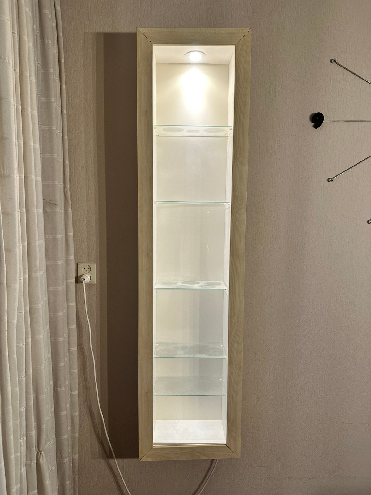 Hangende vitrinekast met verlichting, Ophalen, Minder dan 50 cm, Gebruikt, 150 tot 200 cm