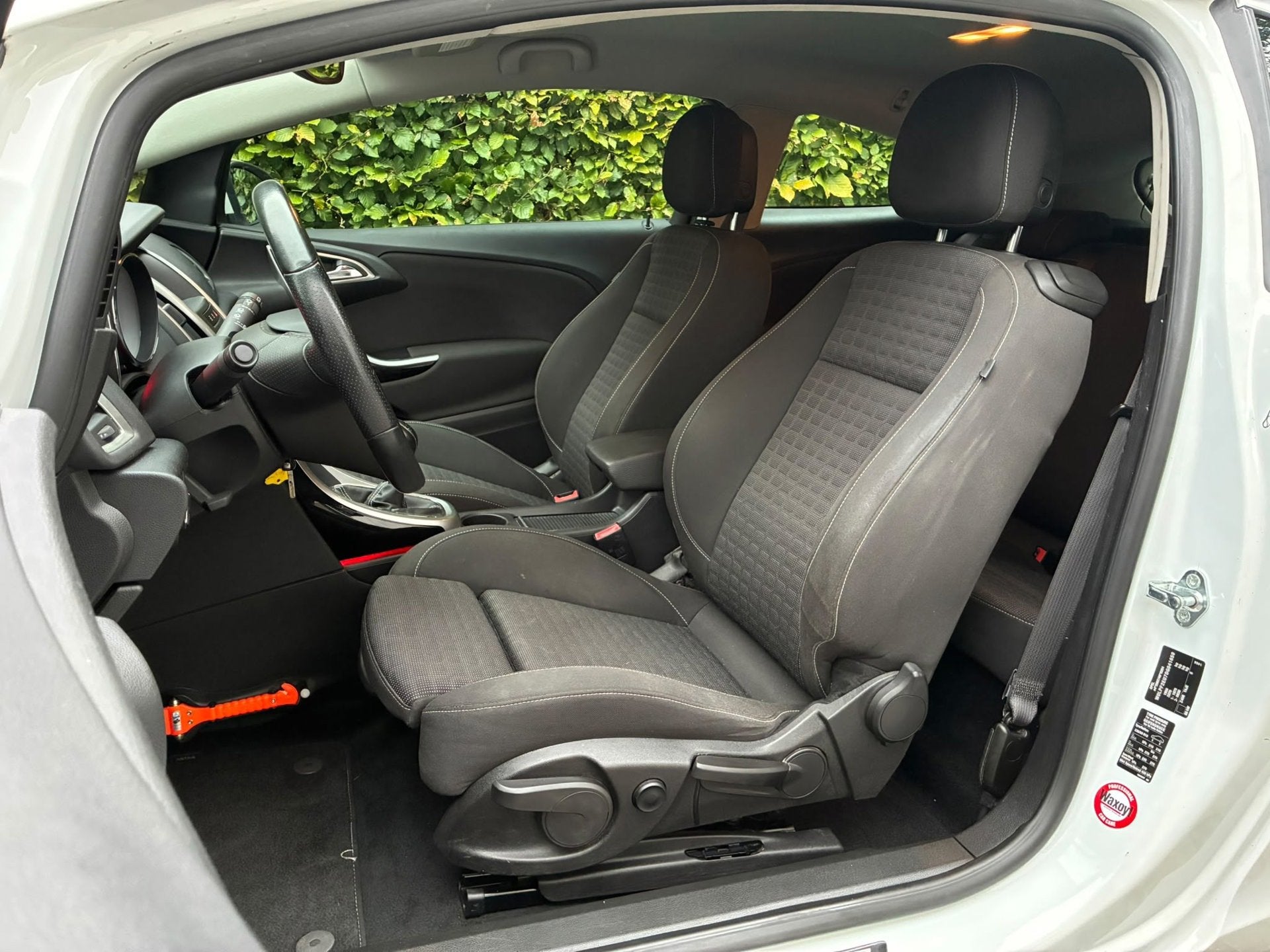 Opel Astra GTC 1.4i Turbo Sport I Navigatie I Trekhaak, Auto's, Voorwielaandrijving, Stof, Gebruikt, Zwart
