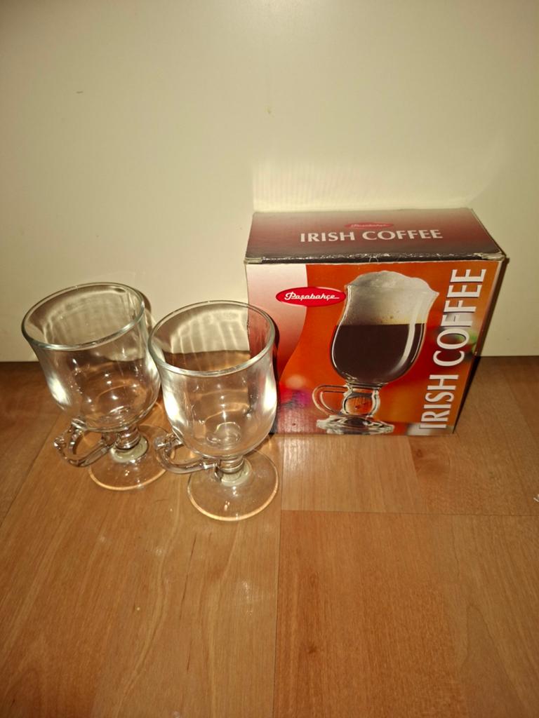 Twee irish coffee glazen met originele doos, Verzamelen, Glas en Borrelglaasjes, Ophalen of Verzenden, Zo goed als nieuw, Overige typen