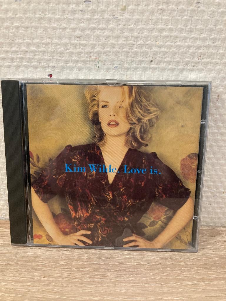 Kim Wilde - love is CD, Ophalen of Verzenden, 1990 - 1999, Gebruikt