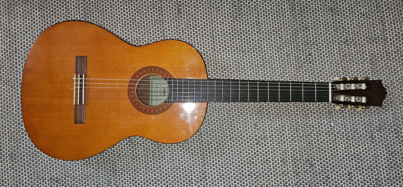 Yamaha c40 gitaar met nieuwe snaren, Muziek en Instrumenten, Ophalen, Klassieke of Spaanse gitaar