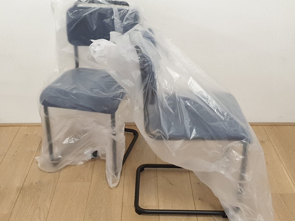 Gispen 101xl sledestoelen showmodel, Ophalen, Zo goed als nieuw, Stof, Twee
