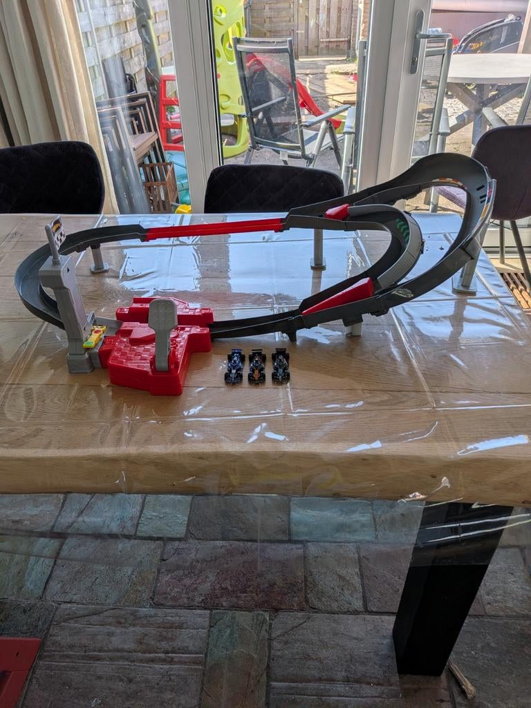 Hot Wheels F1 racebaan met 3 F1 auto's, Kinderen en Baby's, Speelgoed | Speelgoedvoertuigen, Ophalen, Zo goed als nieuw