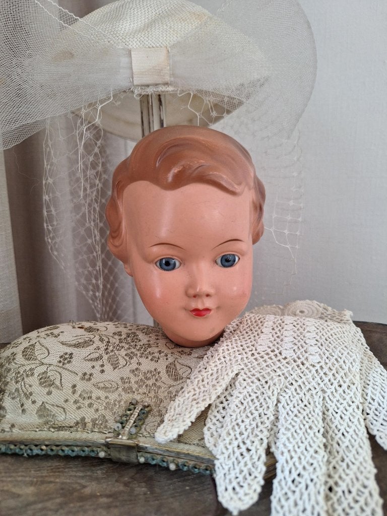 Twee oude poppenhoofdjes, Ophalen of Verzenden
