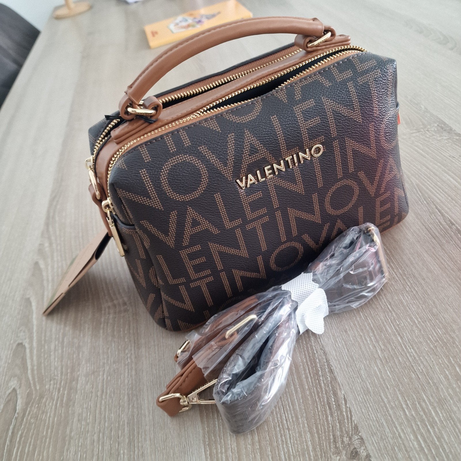 Nieuwe Valentino handtas - Bruin met logo print, Ophalen of Verzenden