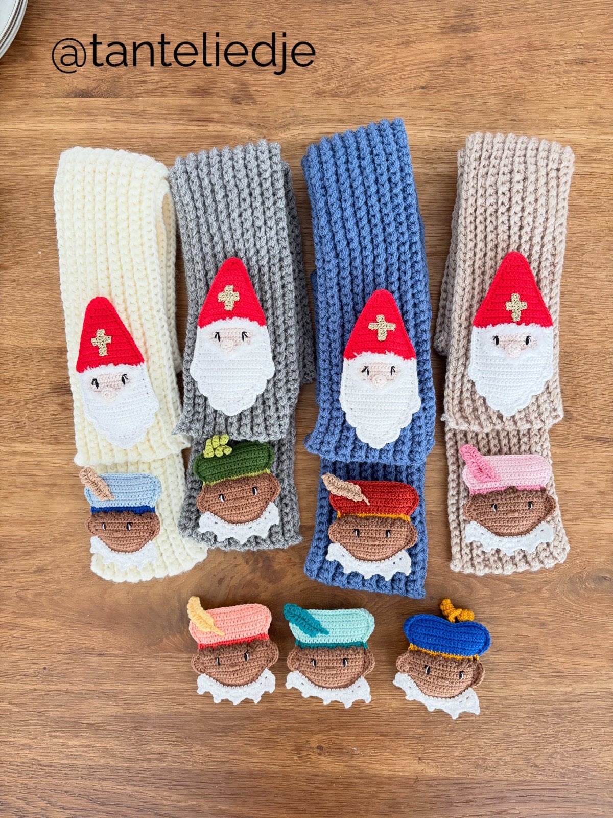 Sint en piet sjaal gehaakt 5 december intocht, Ophalen, Nieuw