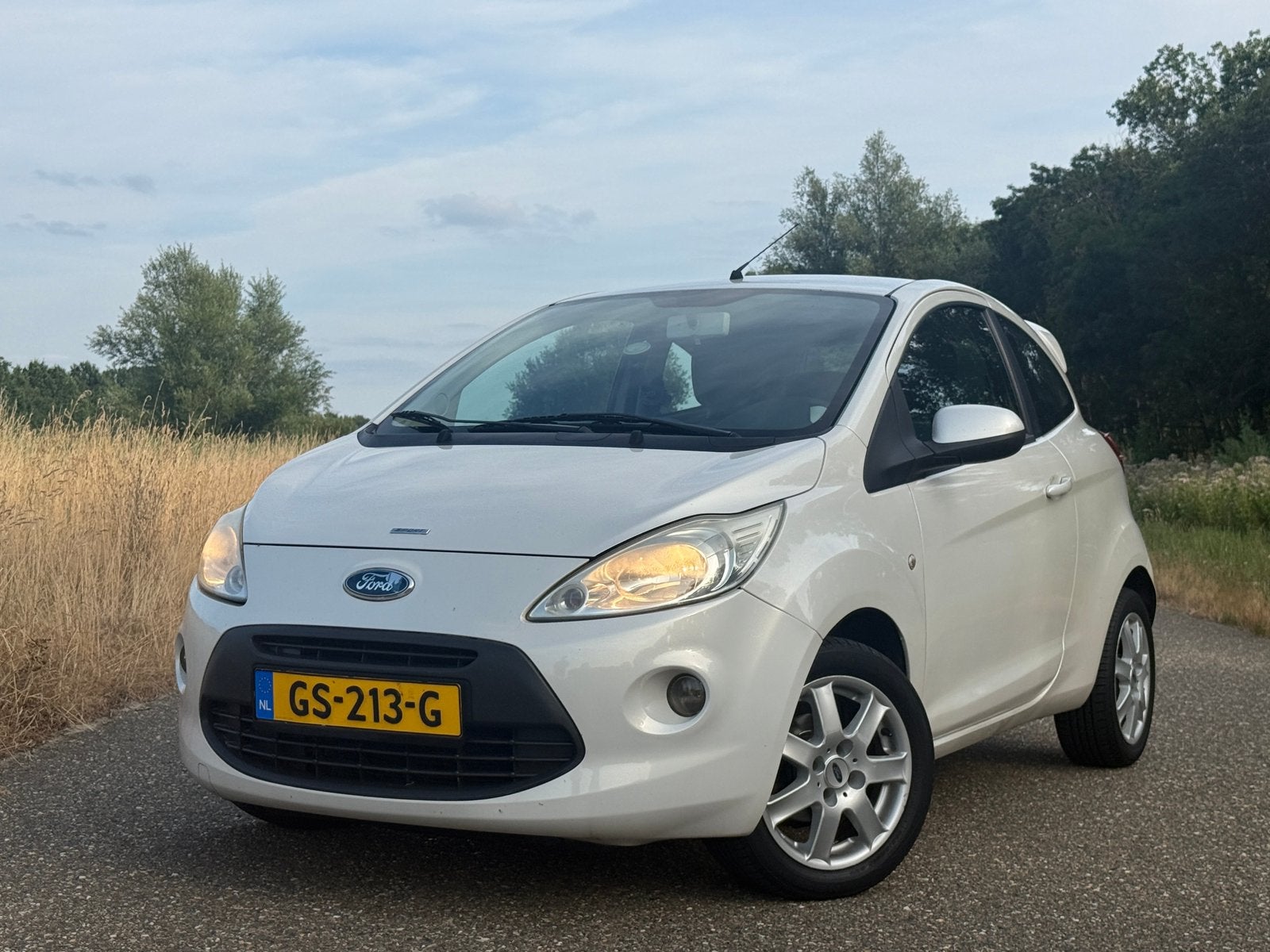 Ford Ka 1.2 2009 *nieuwe distributie/multiriem*APK*Airco, Voorwielaandrijving, 1242 cc, 4 cilinders, 4 stoelen