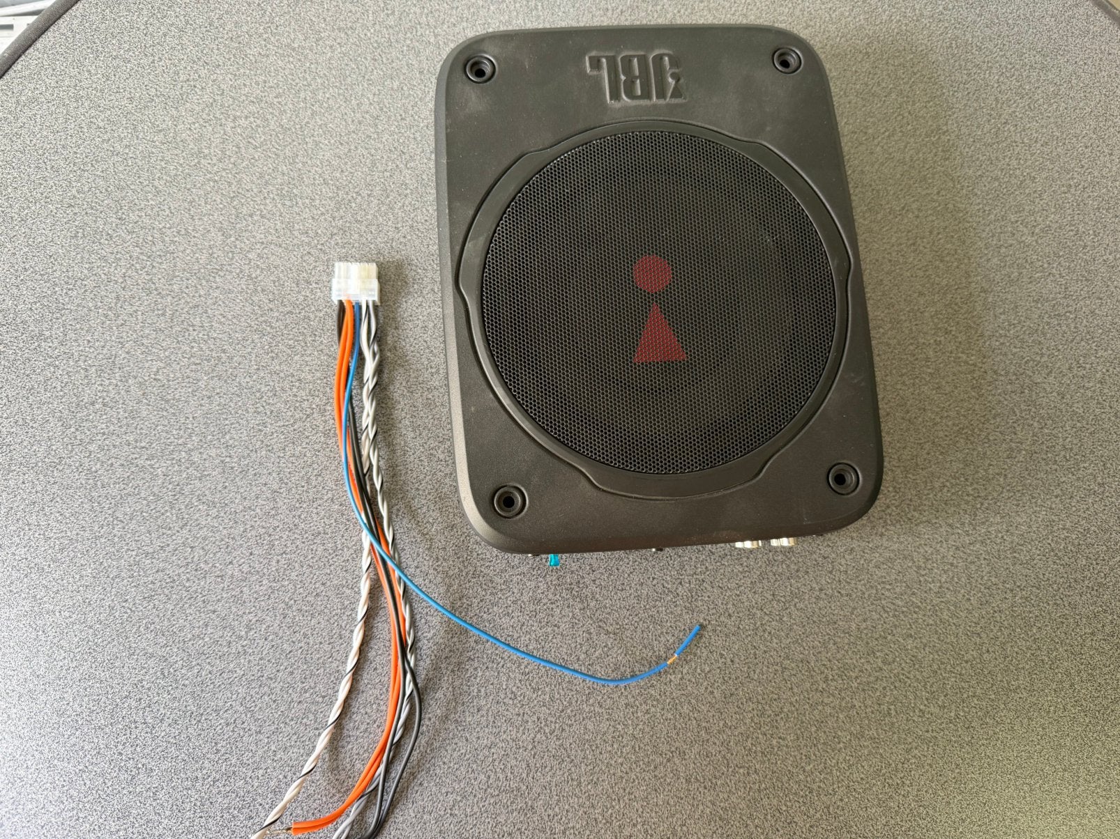 JBL BassPro Lite - Subwoofer Auto - Actieve Underseat, Auto diversen, Ophalen of Verzenden, Gebruikt
