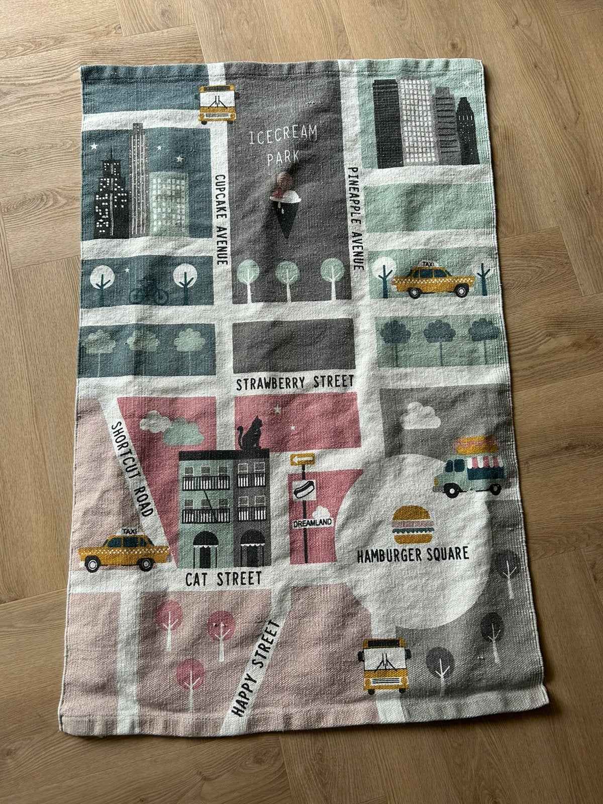 H&m speelkleed vervoer autokleed, Ophalen of Verzenden, Gebruikt, Rechthoekig, 50 tot 100 cm
