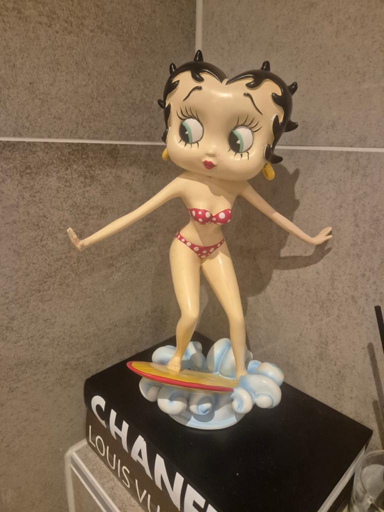 Betty Boop beeld surfend, Verzamelen, Ophalen of Verzenden, Beeldje of Poppetje