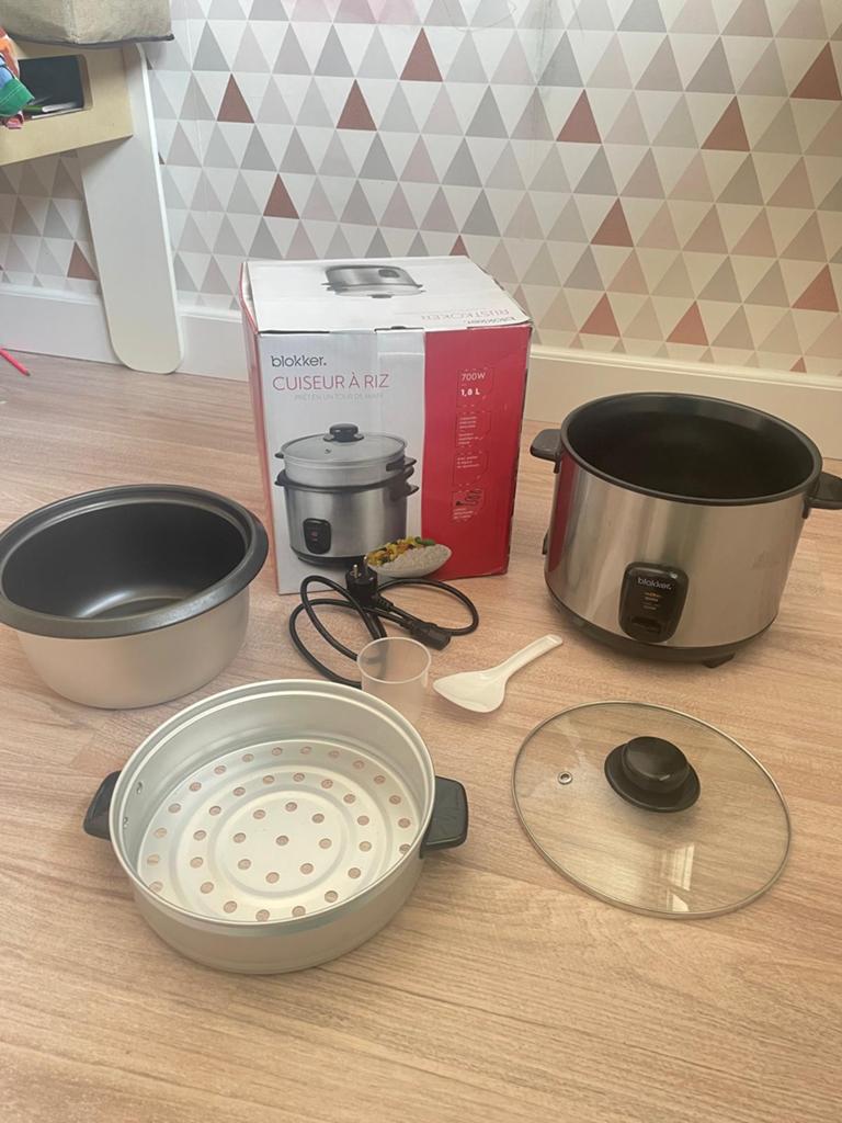 Blokker Rijstkoker 700W 1.8L met stoomfunctie, Ophalen of Verzenden, Zo goed als nieuw