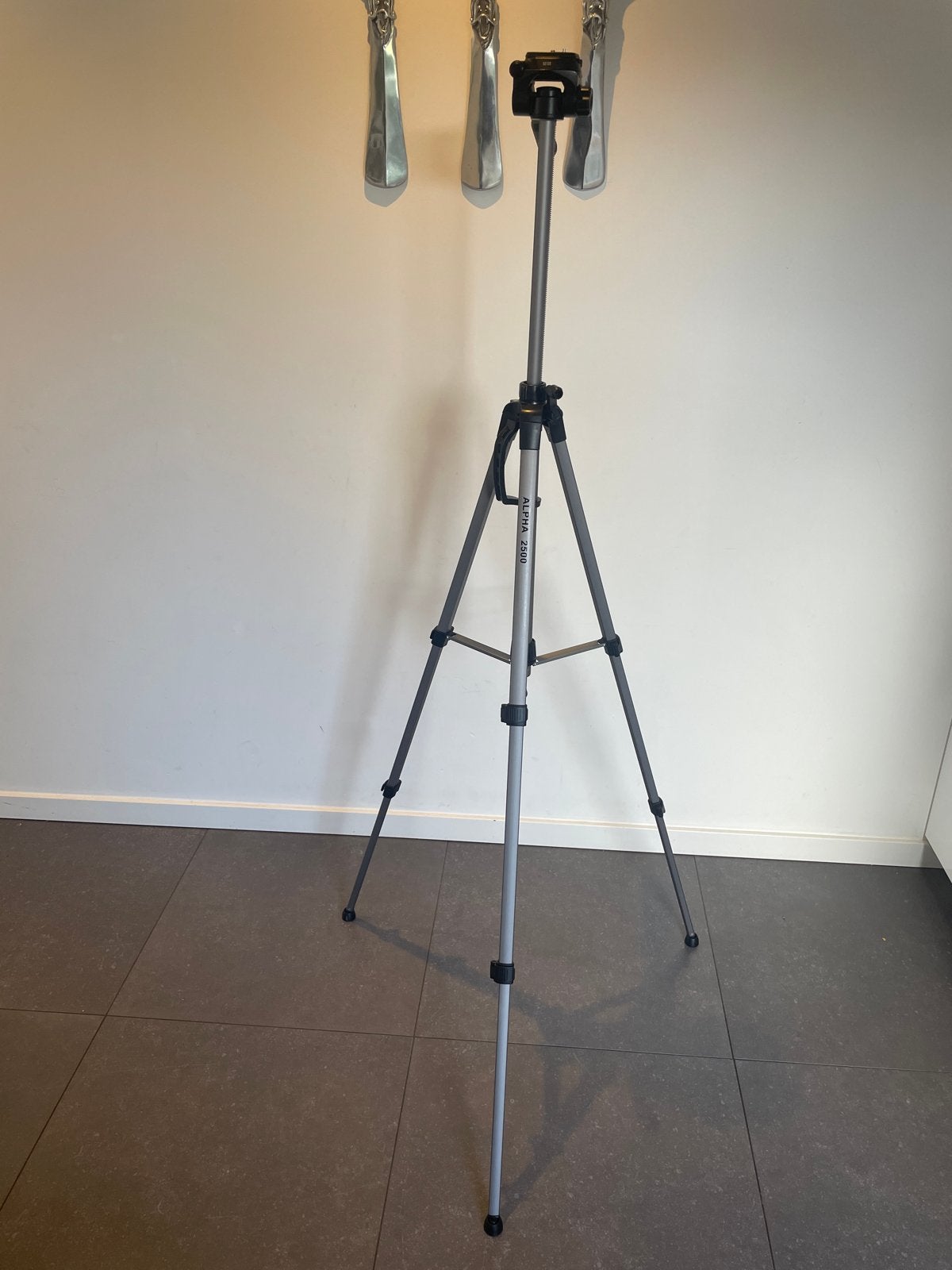 Alpha 2500 Statief - Lichtgewicht en Veelzijdig, Ophalen, Overige merken, Snelkoppelingsplaat, Driepoot