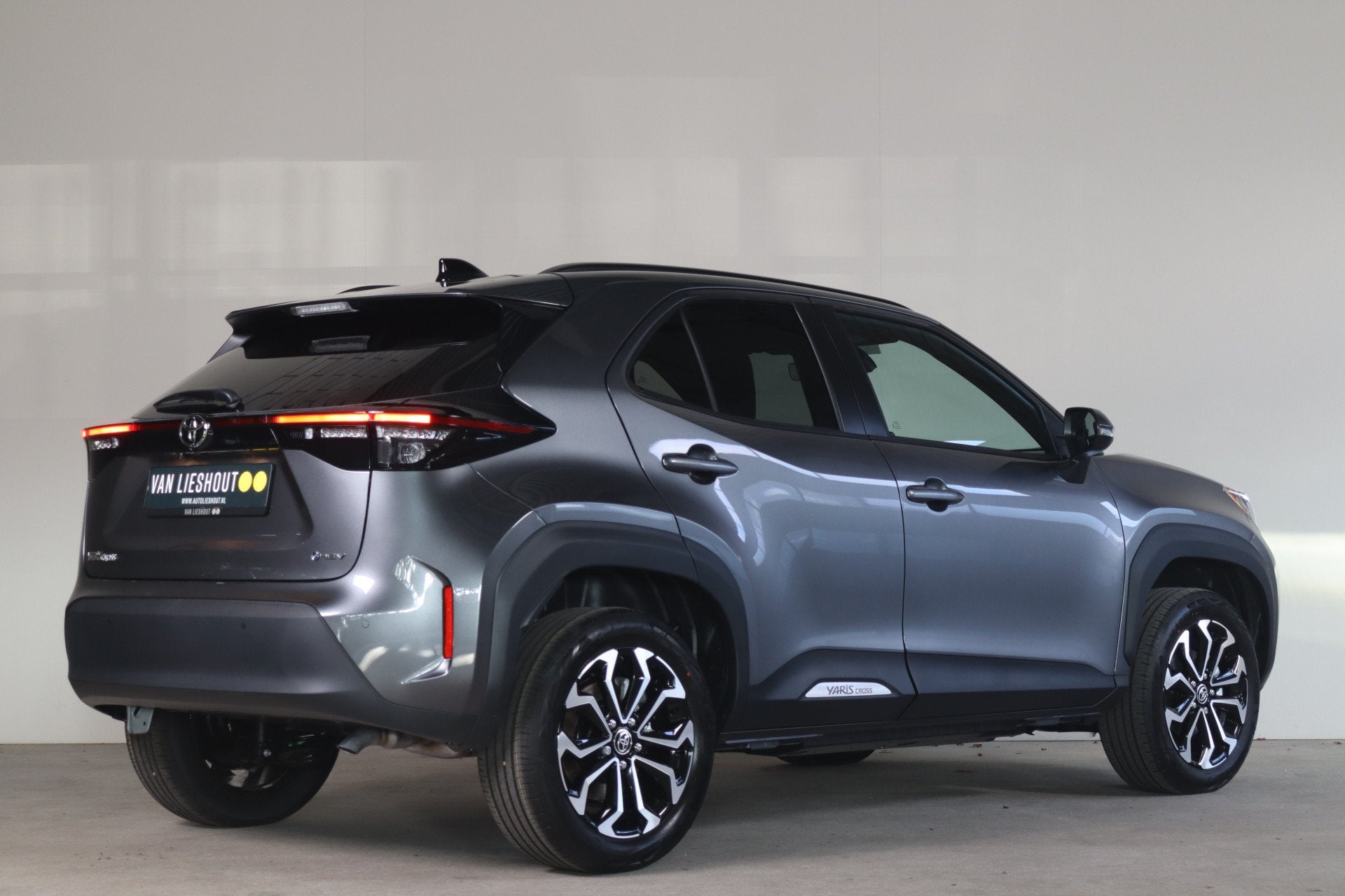Toyota Yaris Cross 1.5 Hybrid 130 Style All-in Prijs! Direct, Auto's, Stof, Gebruikt, Bedrijf, Hybride Elektrisch/Benzine