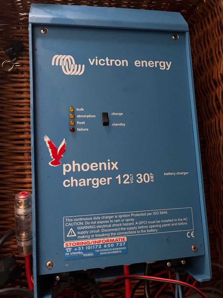 **Victron Energy Phoenix Charger 12V 30A – acculader, Ophalen, Gebruikt