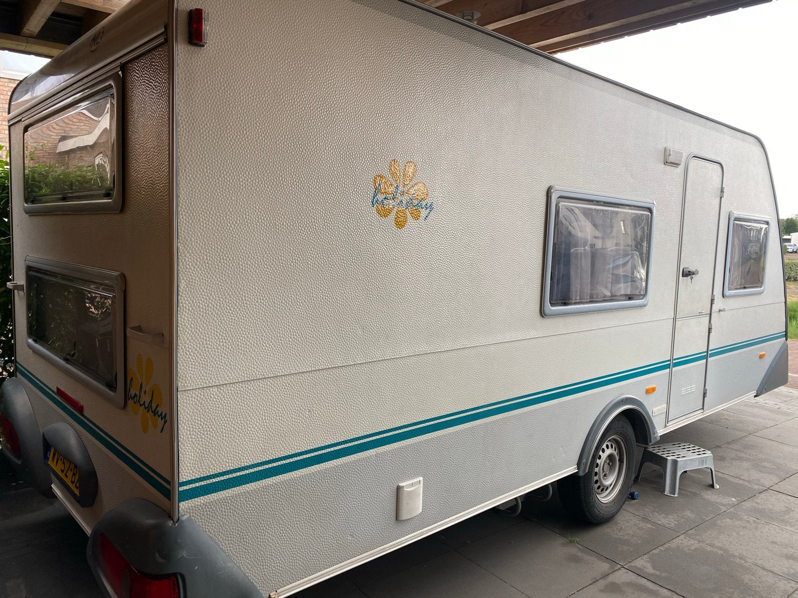 Eifelland Holiday 500 TKM  Ruime gezinscaravan met stapelbed, Treinzit, 750 - 1000 kg, 5 tot 6 meter, Vast bed