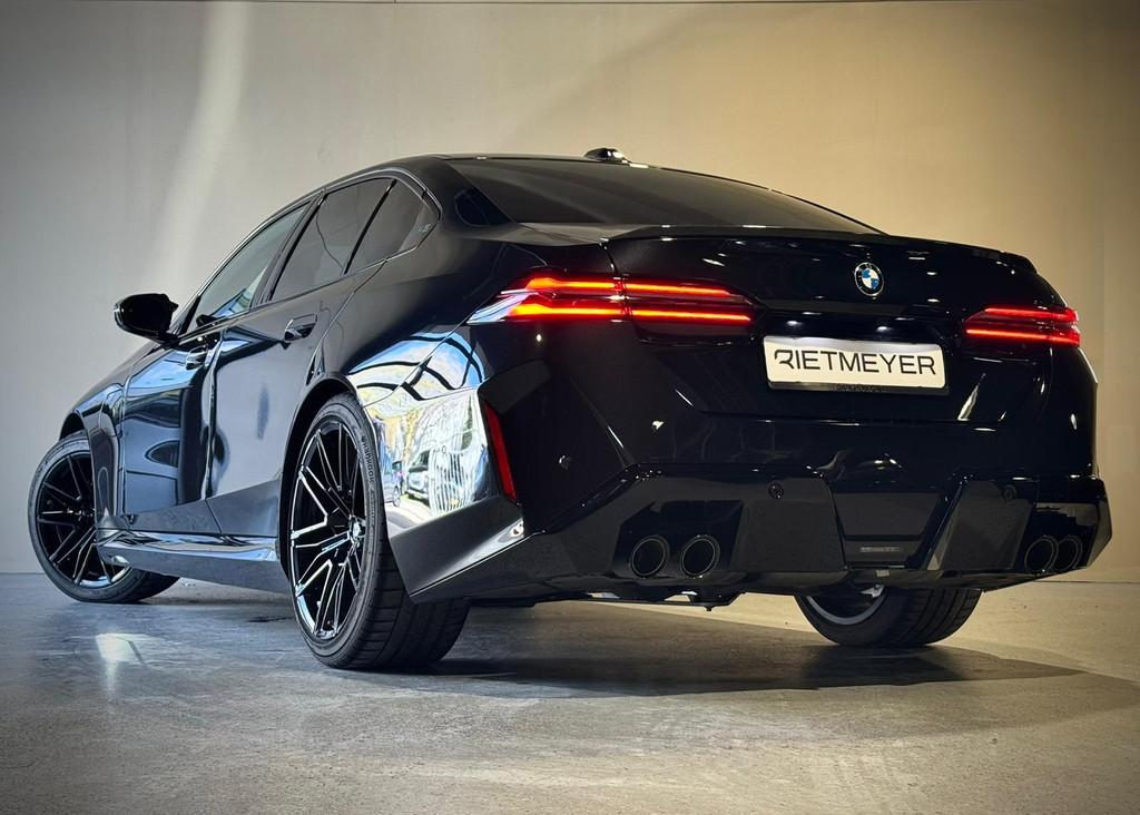 BMW 5-serie M5 |Keramisch |Carbon Pakket |Stoelventilatie |I, Auto's, BMW, Automaat, 12 maanden, Gebruikt, 4395 cc