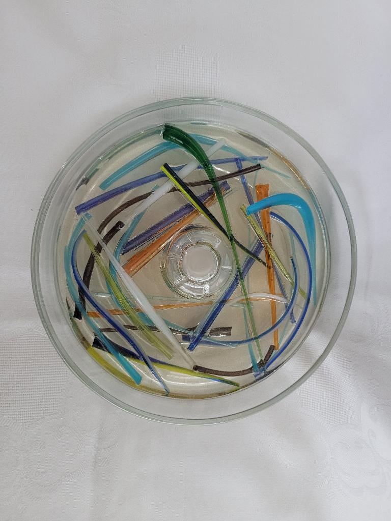 Glazen schaal met staafjes gekleurd glas, Antiek en Kunst, Antiek | Glas en Kristal, Ophalen of Verzenden