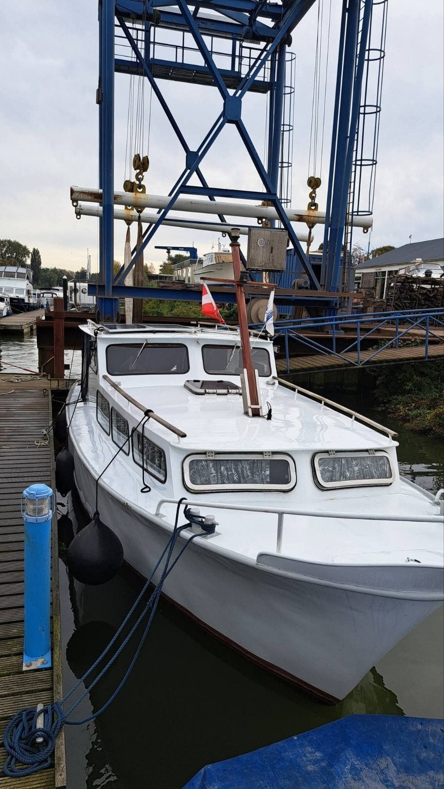 Owen Kruiser 10x3m - Boegschroef, Boiler, Zonnepanelen, 10 m, Binnenboordmotor, Diesel, Kruiser