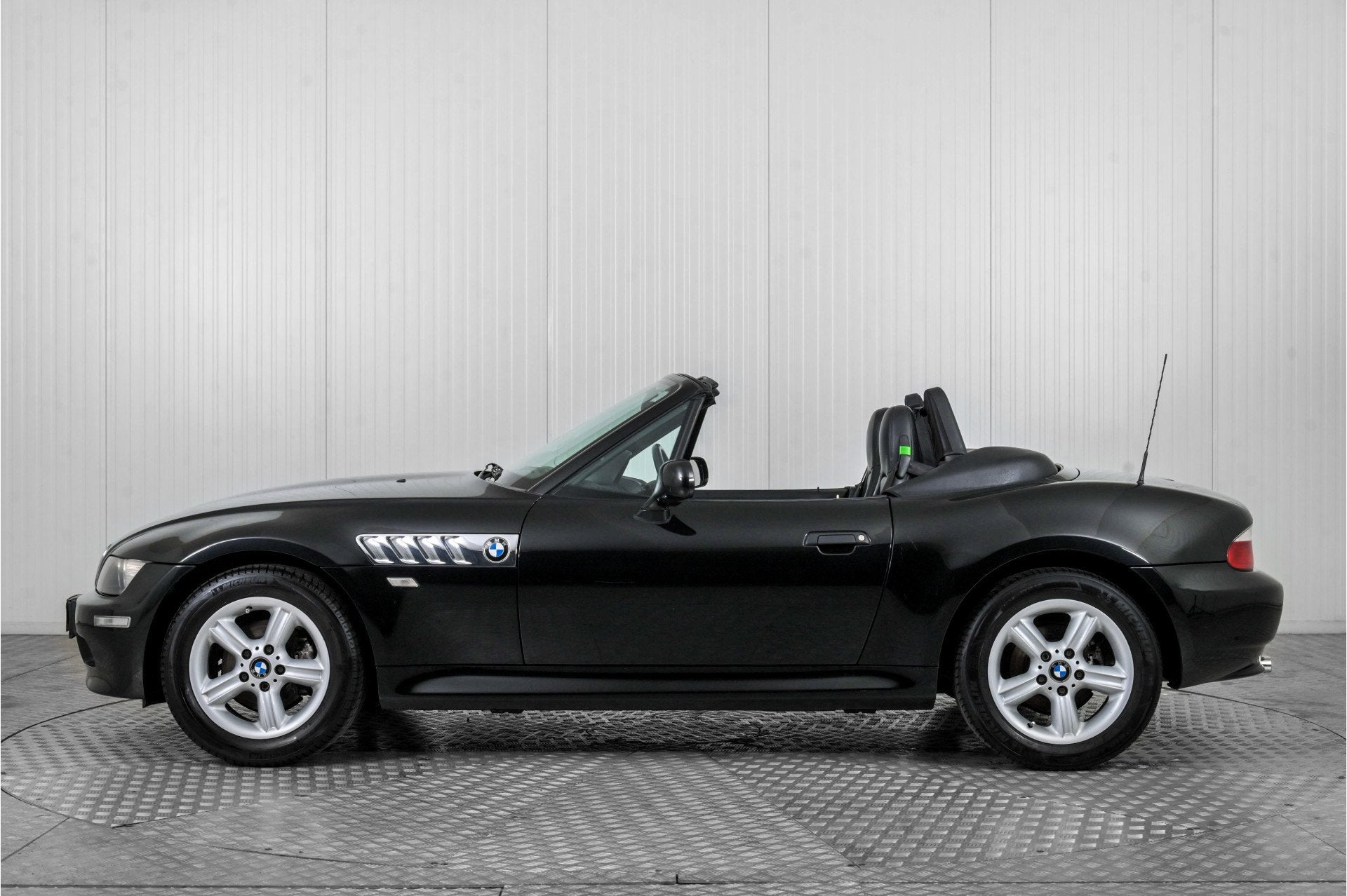 Foto 11 van BMW Z3 Roadster 1.8 S Airco . (bj 2001)