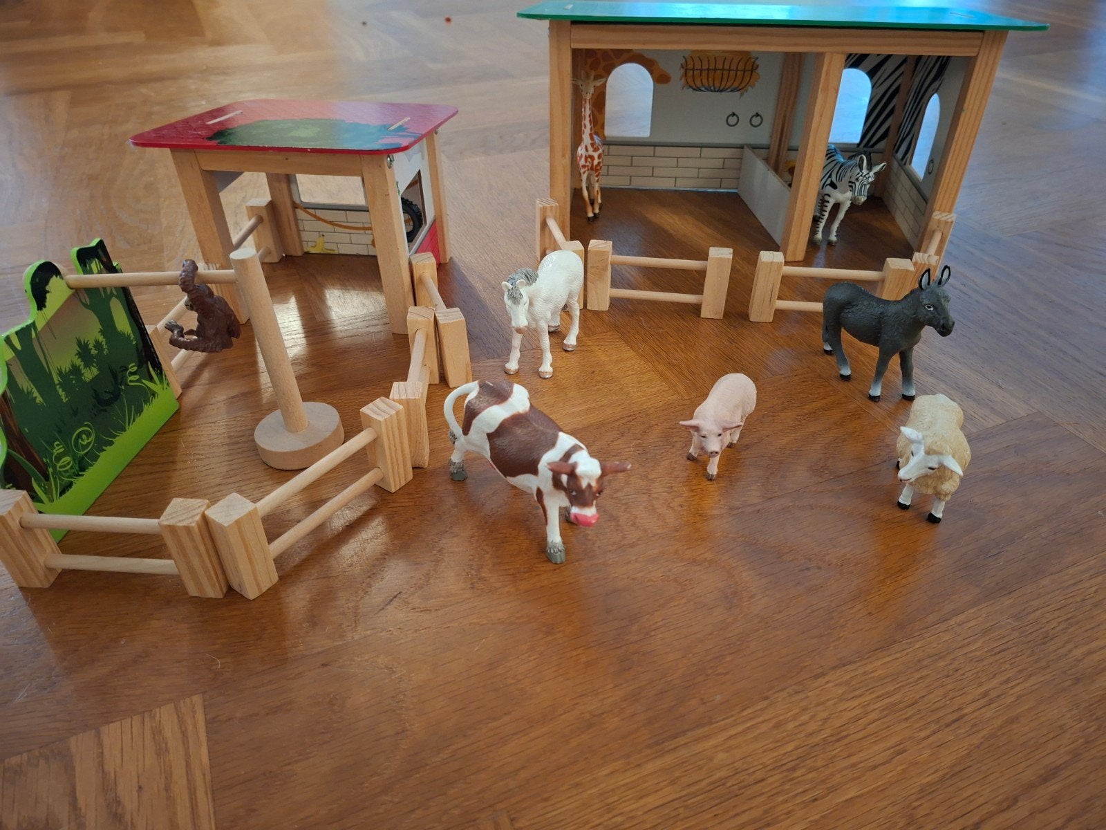 Houten boerderij met dieren en hekjes, Ophalen, Gebruikt, Jongen of Meisje