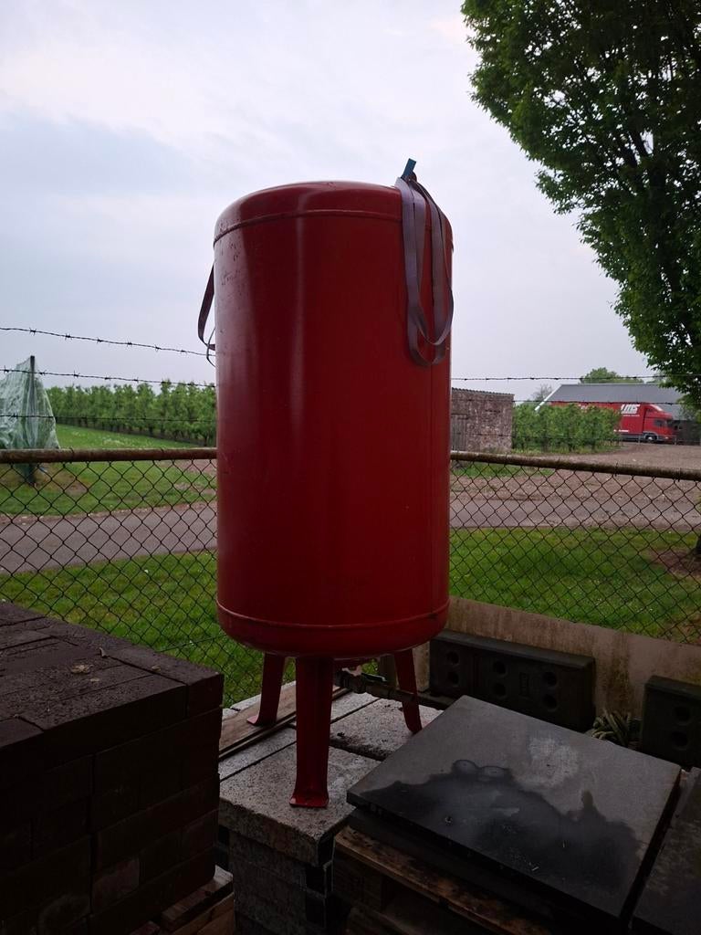 Expansievat ,Stookton,kachel 600 liter  2stuks, Tuin en Terras, Ophalen, Vuurton