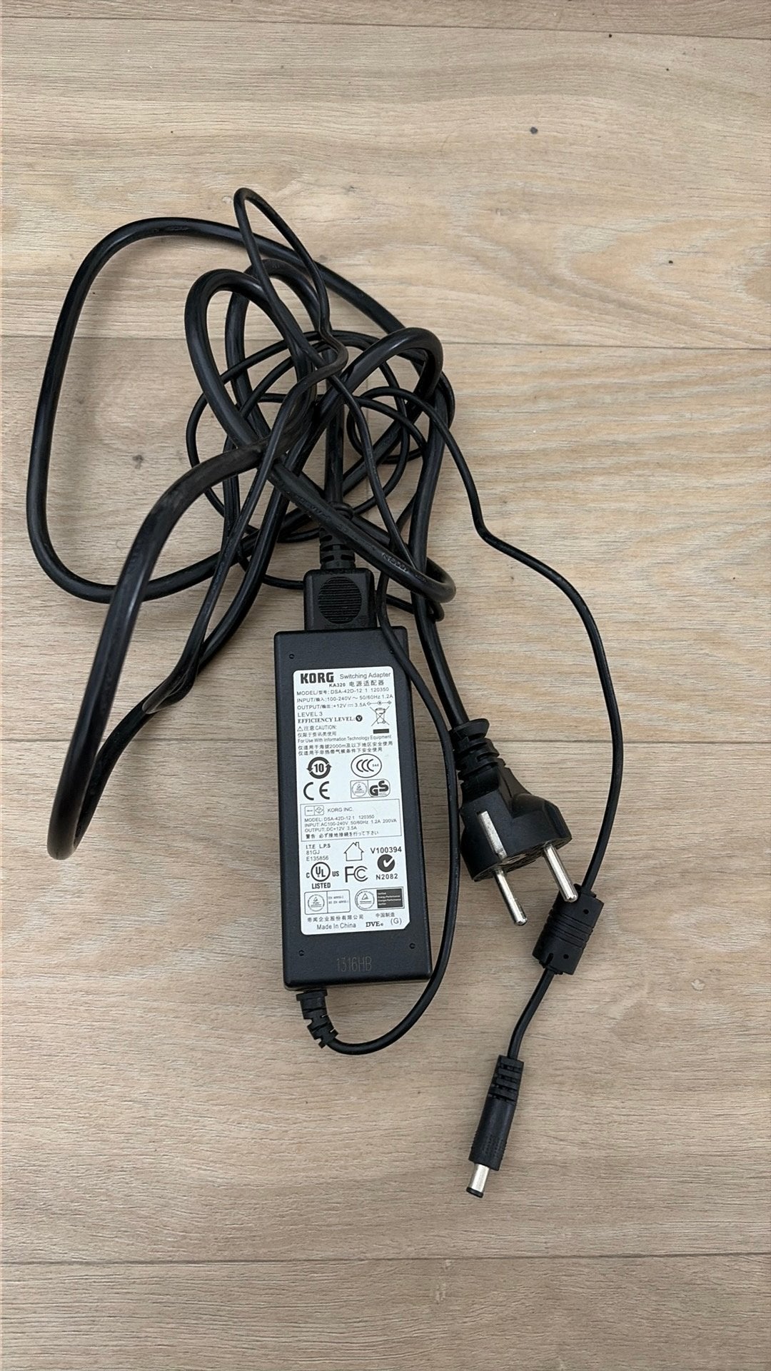 Korg KA320 Adapter | 12V 3.5A | Krome, PA500, M50 | Bieden, Ophalen of Verzenden, Zo goed als nieuw, Elektrische gitaar