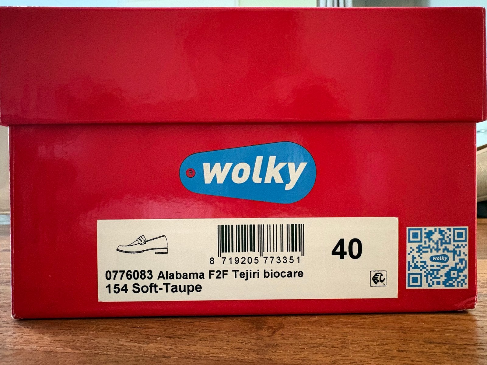 Wolky, Beige, Ophalen of Verzenden, Zo goed als nieuw, Espadrilles of Moccasins