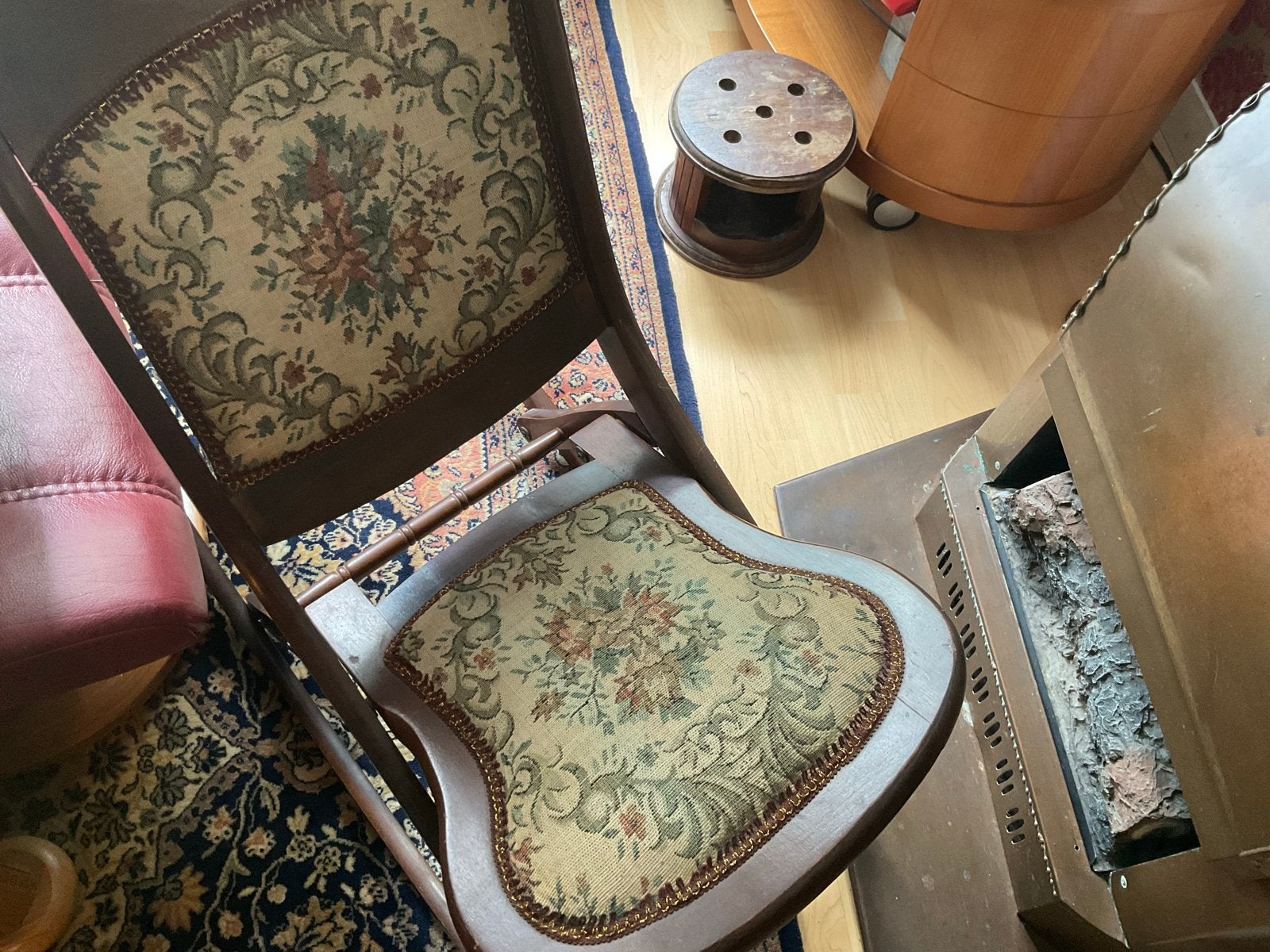 Antieke Franse schommelstoel, Victoriaans, bloemenbekleding, Ophalen