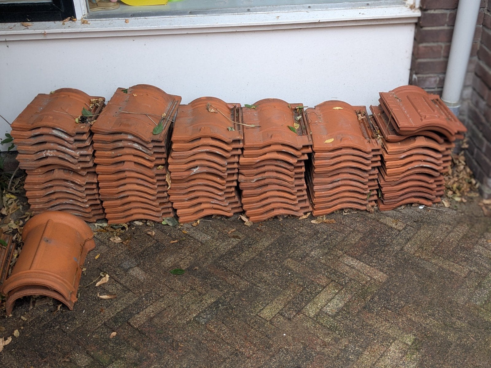 VHV Natuurrood Dakpannen - 77x normaal, 5x kantpannen, Ophalen, Gebruikt, Steen of Klei, Minder dan 5 m²