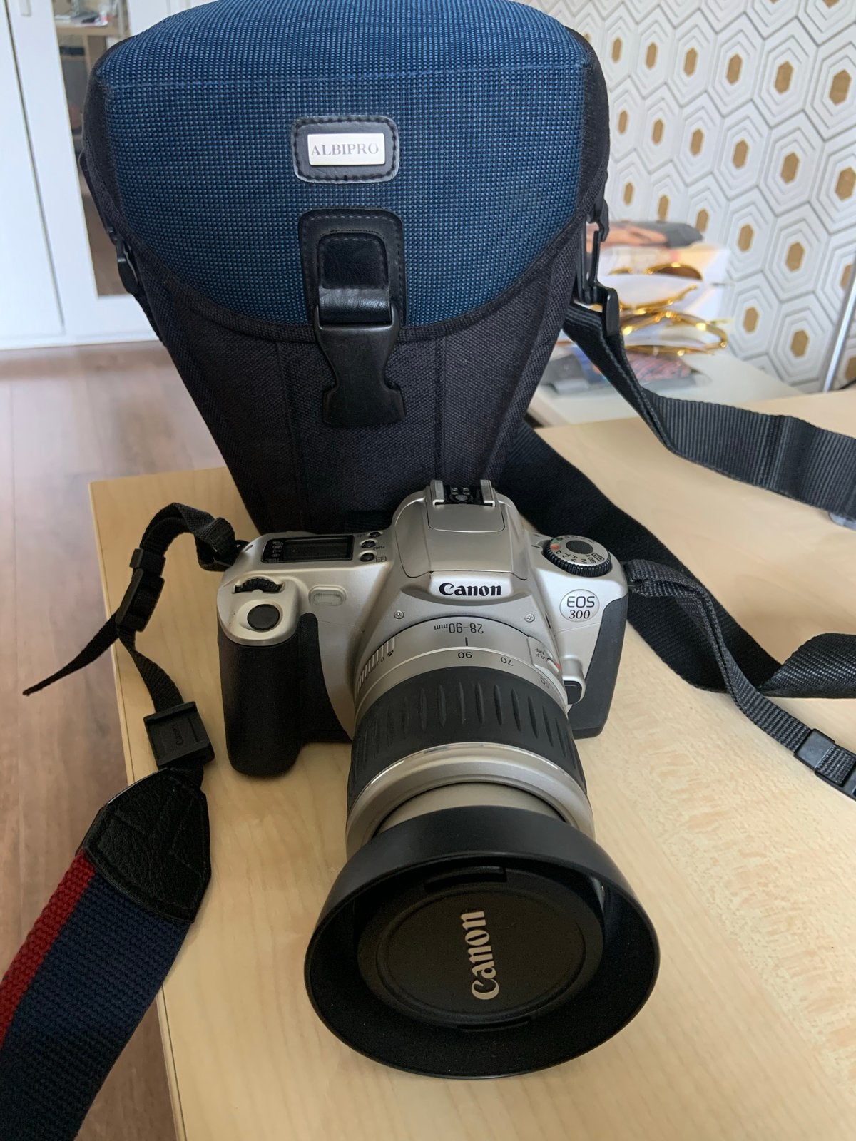 Canon EOS 300 Spiegelreflexcamera met 28-90mm lens en tas, Ophalen of Verzenden, Zo goed als nieuw, Spiegelreflex, Canon