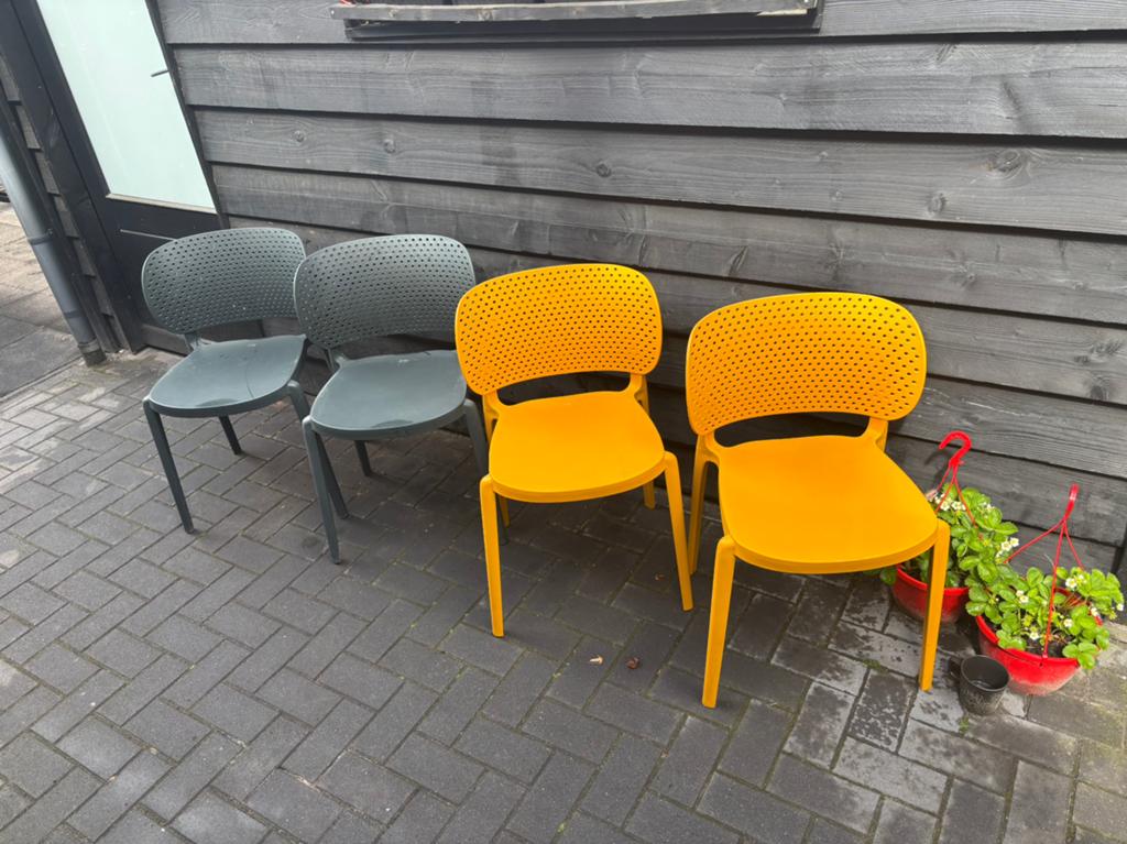 4 stapelbare tuinstoelen, Tuin en Terras, Tuinstoelen, Ophalen, Zo goed als nieuw, Kunststof, Stapelbaar