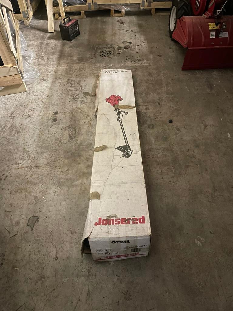 Nieuwe Jonsered GT 24L strimmer - Ongebruikt in doos, Tuin en Terras, Bosmaaiers, Ophalen of Verzenden, Nieuw, 10 tot 30 cm, Benzine